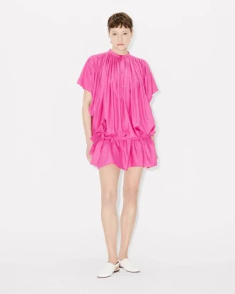 Übergroßes Plisseekleid aus Seidenfloss