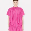 Übergroßes Plisseekleid aus Seidenfloss