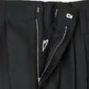 Maßgeschneiderte Plisseehose aus Schurwolle und Seide
