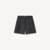 Maßgeschneiderte Shorts aus Schurwolle und Seide