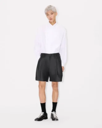 Maßgeschneiderte Shorts aus Schurwolle und Seide