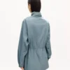 Mittellange Windjacke