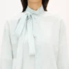 Oversized-Hemd mit Schleife aus Stone Bleach Chambray