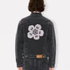 Truckerjacke mit „Boke Flower“-Stickerei aus japanischem Denim