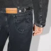 Truckerjacke mit „Boke Flower“-Stickerei aus japanischem Denim