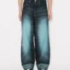 Weit geschnittene Jeans mit Umschlag aus japanischem Denim